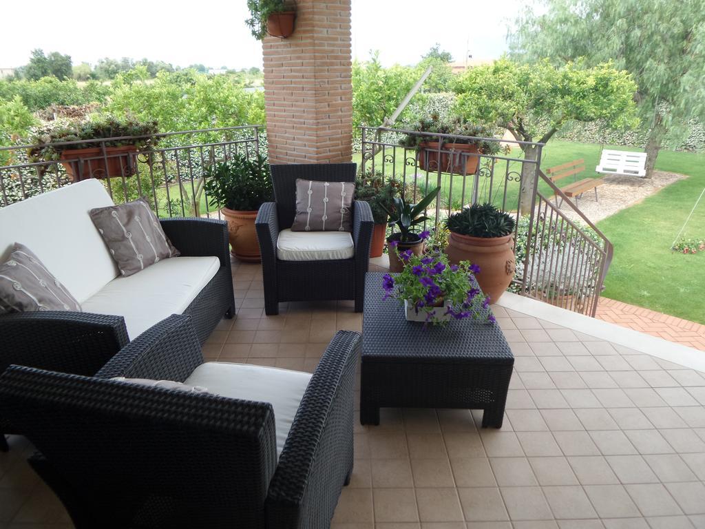 Bed and Breakfast Il Giardino Delle Zagare Фонди Экстерьер фото