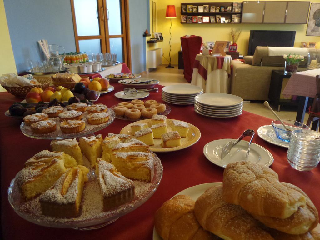 Bed and Breakfast Il Giardino Delle Zagare Фонди Экстерьер фото